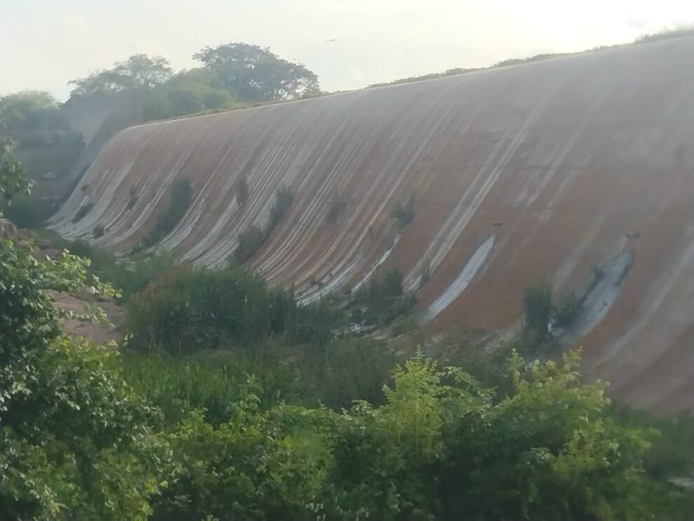 primeira-mao:-comeca-a-cair-as-primeiras-laminas-de-agua-na-barragem-de-brotas