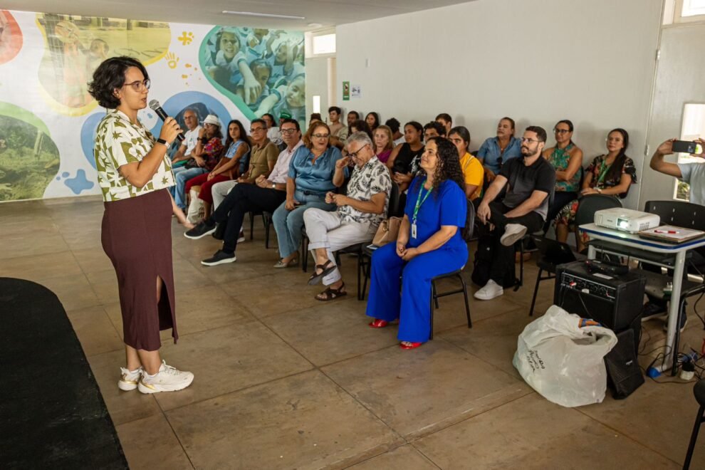 60-arte-educadores-da-rede-municipal-participam-de-jornada-pedagogica-em-caruaru