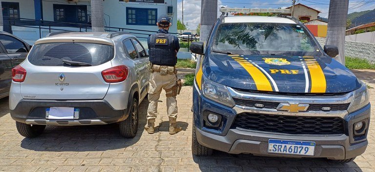 prf-recupera-carros-roubados-em-pe;-um-estava-em-serra-talhada