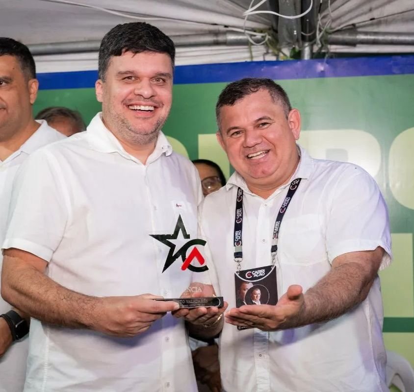 augusto-valadares-recebe-pela-4a-vez-premio-referencia-2024-como-melhor-gestor-da-pb-em-2024