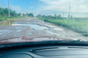 trecho-da-pe-320-virou-piscinao