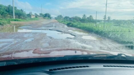 trecho-da-pe-320-virou-piscinao