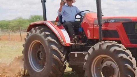 prefeitura-de-quixaba-inicia-aracao-de-terras-para-agricultores