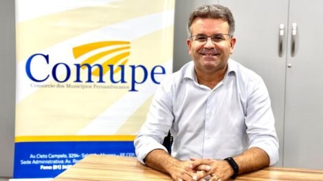 comupe-elege-sandrinho-palmeira-por-aclamacao