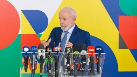 em-coletiva-de-uma-hora-e-vinte,-lula-diz-nao-estar-preocupado-com-a-popularidade-de-seu-governo