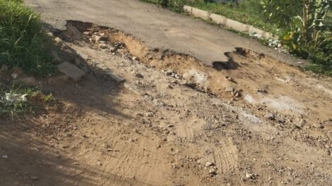 obras-e-servicos-publicos-respondem-moradores-sobre-buraqueira-em-st
