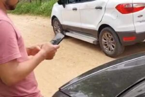 cavalo-enfurecido-ataca-veiculos-e-caes-em-estrada-vicinal-de-afogados-da-ingazeira