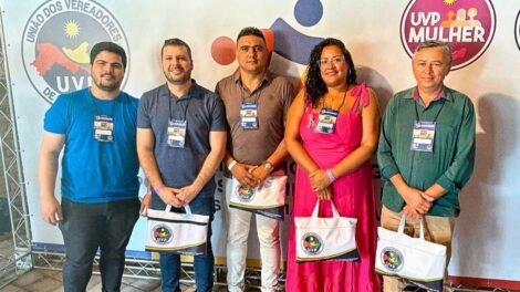 nova-mesa-diretora-da-camara-de-carnaiba-participa-de-seminario-na-uv.p