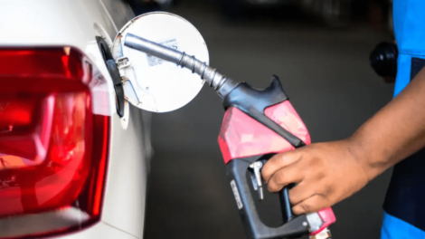 gasolina-e-diesel-ficarao-mais-caros-a-partir-deste-sabado-(1o);-reajuste-deve-impactar-no-varejo