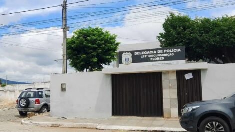 filho-faz-‘quebradeira’-na-residencia-da-mae-e-e-detido-pela-pm-em-flores
