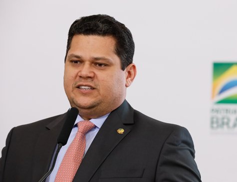 davi-alcolumbre-e-eleito-novo-presidente-do-senado