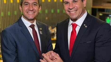 flavio-marques-acompanha-posse-de-carlos-veras-na-mesa-diretora