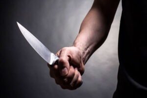 dois-homens-armados-com-facas-atentam-contra-vida-de-uma-pessoa-em-afogados