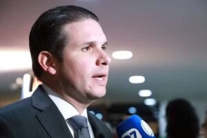 paraibano-de-patos,-hugo-motta-e-eleito-presidente-da-camara-federal-para-o-bienio-2025-2027