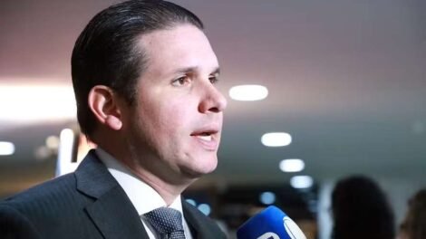 paraibano-de-patos,-hugo-motta-e-eleito-presidente-da-camara-federal-para-o-bienio-2025-2027