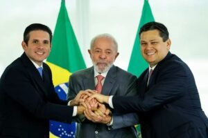“sou-amigo-dos-dois”,-diz-lula-sobre-novos-presidentes-do-legislativo