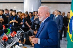 lula-lidera-em-todos-os-cenarios-de-primeiro-e-segundo-turnos,-mostra-pesquisa-genial/quaest