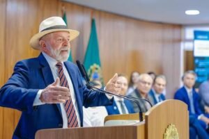 lula-lidera-todos-os-cenarios-para-2026,-mas-rejeicao-e-de-49%,-diz-quaest