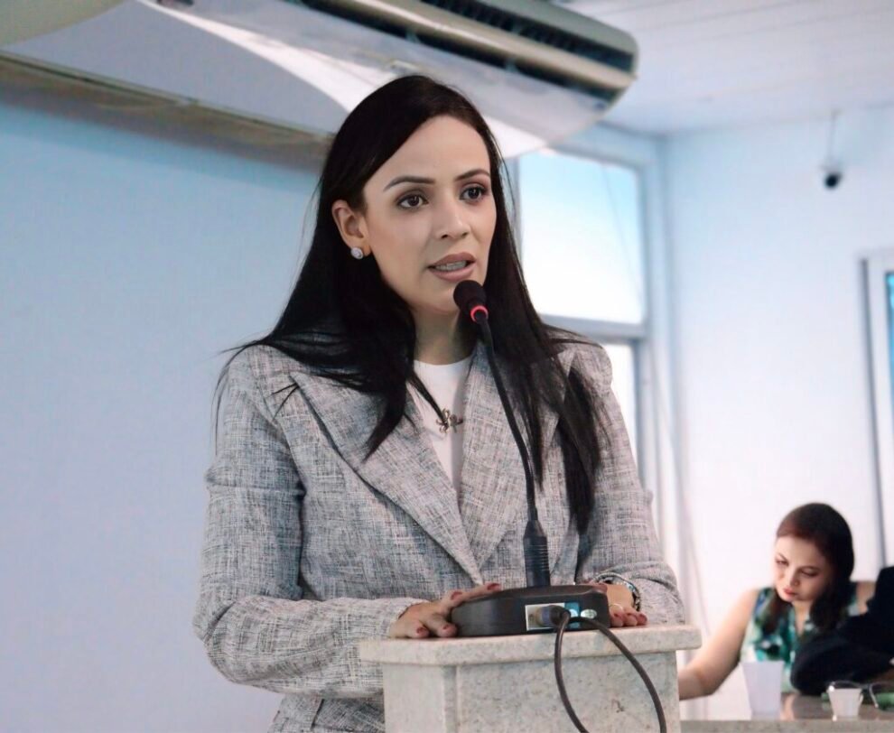 marcia-diz-que-desarmou-palanque-e-respeita-bandeiras-partidarias-em-st