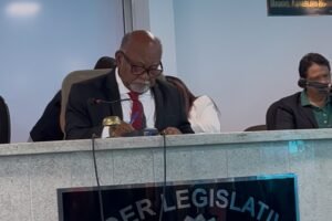 com-casa-cheia,-camara-municipal-retoma-atividades-legislativas-nesta-terca,-04