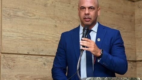 anderson-correia-pede-que-municipio-articule-entrega-de-novas-ambulancias-para-o-samu-caruaru