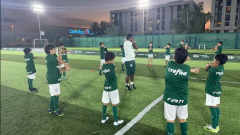 palmeiras-inaugura-em-dubai-escola-de-futebol