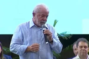 lula-fala-em-‘educar’-populacao-para-trocar-produtos-caros-por-similares