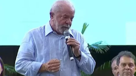 lula-fala-em-‘educar’-populacao-para-trocar-produtos-caros-por-similares