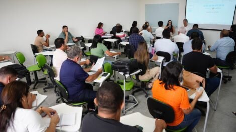 marcia-faz-nova-reuniao-de-planejamento-e-diz-que-‘trabalha-com-o-coracao’