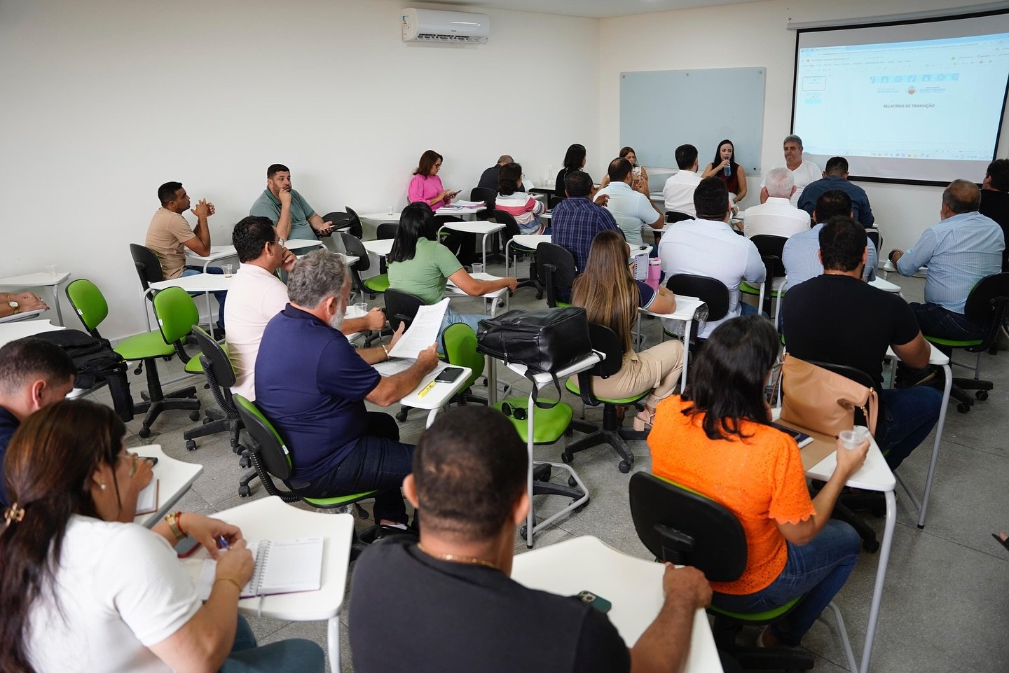 marcia-faz-nova-reuniao-de-planejamento-e-diz-que-‘trabalha-com-o-coracao’