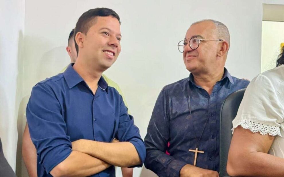 prefeito-de-flores,-gilberto-ribeiro-participou-da-reuniao-sobre-concessao-da-compesa,-em-afogados