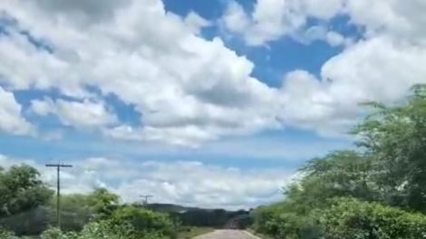 moradores-de-mirandiba-fazem-vaquinha-para-tapar-buracos-em-estrada