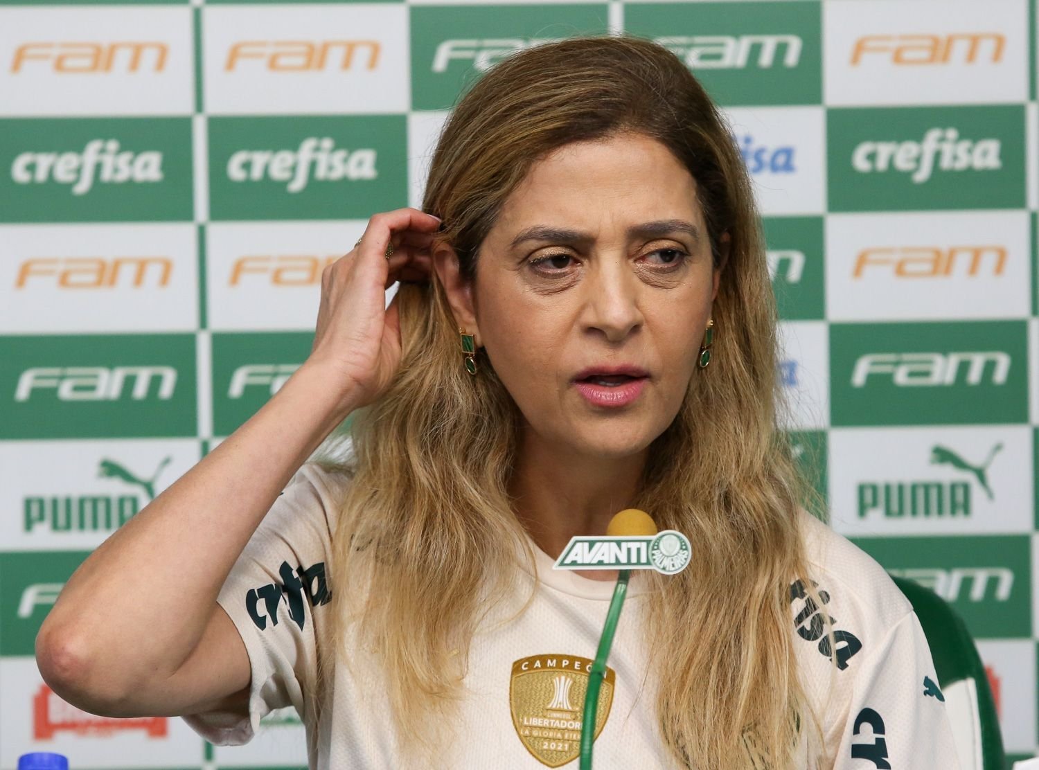 4-reforcos:-leila-pereira-prepara-pacotao-com-zagueiro,-centroavante-e-mais