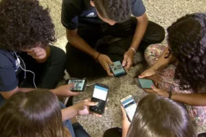 sem-celular:-veja-como-escolas-de-pernambuco-estao-se-adaptando-a-nova-lei