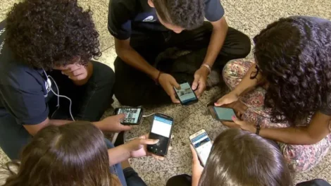 sem-celular:-veja-como-escolas-de-pernambuco-estao-se-adaptando-a-nova-lei