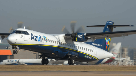 panico-no-ar:-voo-da-azul-enfrenta-turbulencia-severa-entre-fernando-de-noronha-e-recife