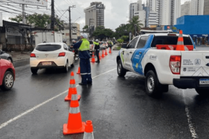 recife-renova-alerta-maximo:-chuvas-intensas-levam-a-suspensao-de-aulas-e-servicos