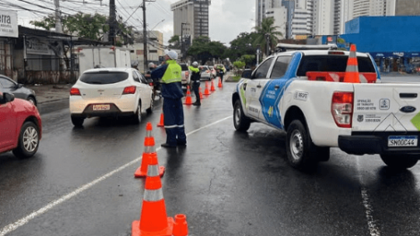recife-renova-alerta-maximo:-chuvas-intensas-levam-a-suspensao-de-aulas-e-servicos