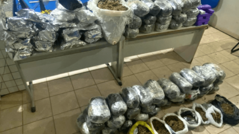 homem-de-gravata-e-preso-em-operacao-contra-o-trafico-de-drogas-no-agreste-de-pernambuco