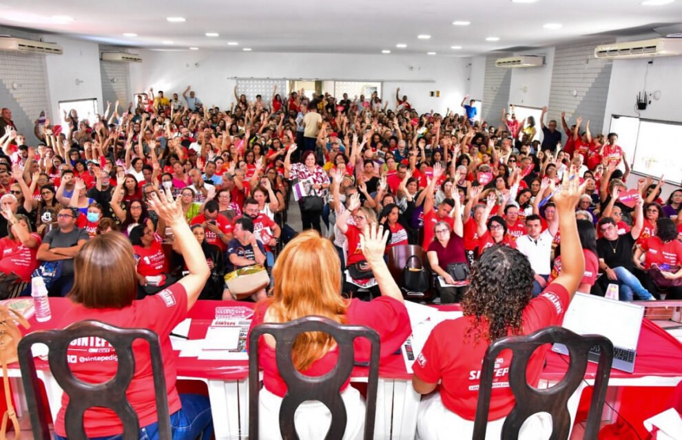 sintepe-aprova-pauta-da-campanha-salarial-educacional-2025
