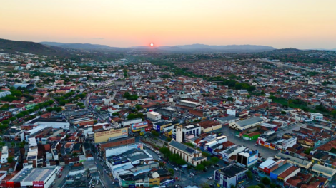 gravata-bate-recorde-na-geracao-de-empregos-e-impulsiona-economia-local