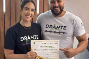 dra.-mariana-alencar-aprimora-tecnicas-em-fios-de-sustentacao-com-referencia-nacional