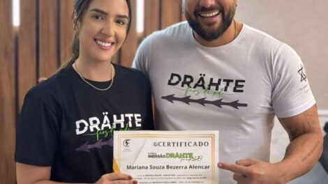 dra.-mariana-alencar-aprimora-tecnicas-em-fios-de-sustentacao-com-referencia-nacional