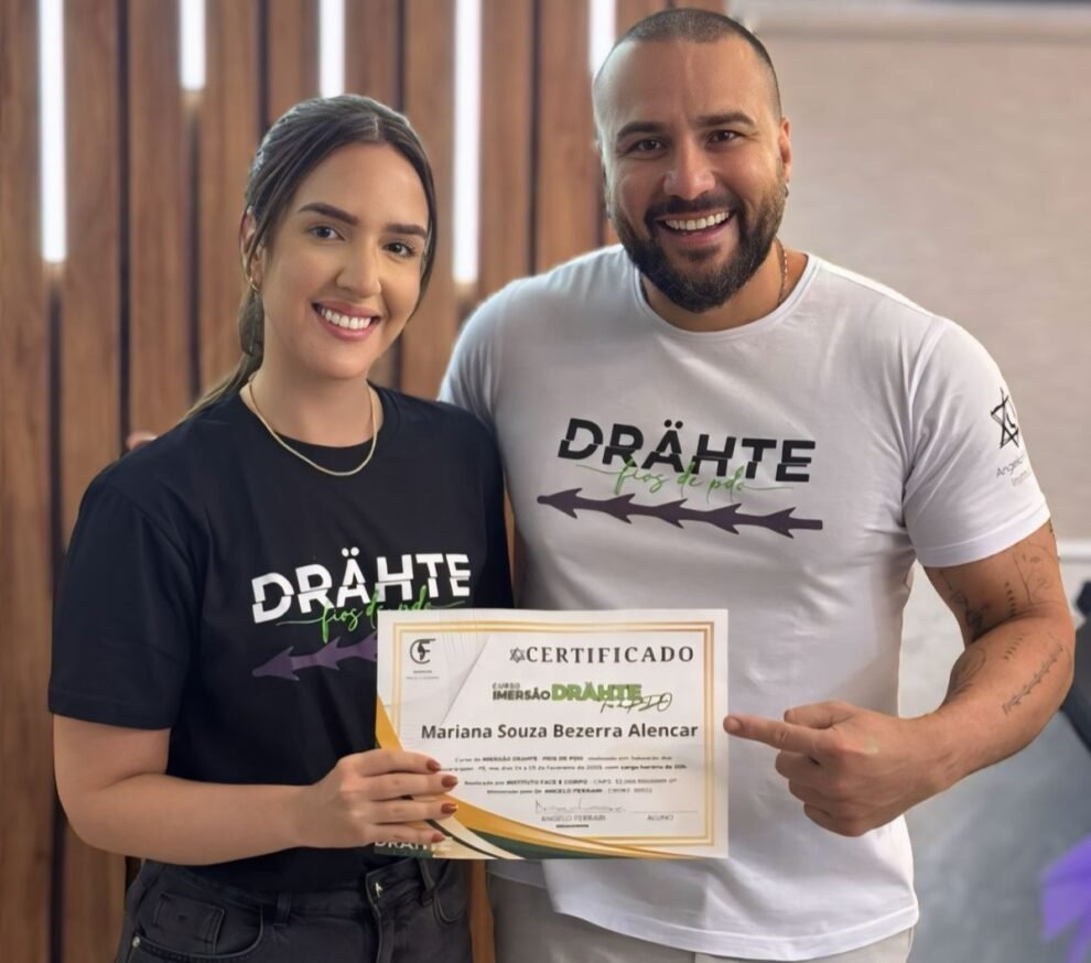 dra.-mariana-alencar-aprimora-tecnicas-em-fios-de-sustentacao-com-referencia-nacional