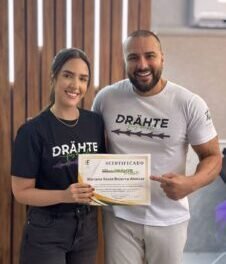 dra.-mariana-alencar-aprimora-tecnicas-em-fios-de-sustentacao-com-referencia-nacional