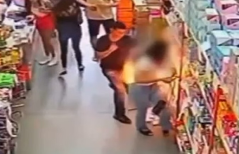 celular-explode-e-deixa-mulher-em-chamas-dentro-de-supermercado