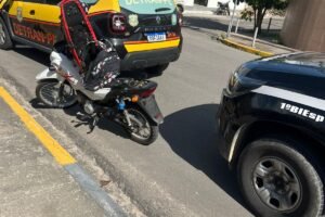 caruaru:-homem-e-detido-com-drogas-e-motocicleta-irregular-no-bairro-universitario