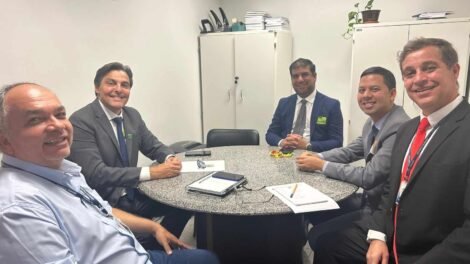 em-brasilia,-prefeito-de-flores,-gilberto-ribeiro,-tem-encontro-com-assessores-de-humberto-costa