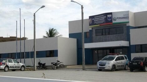 trafico:-mulher-e-detida-em-boca-de-fumo-em-bairro-de-afogados-da-ingazeira