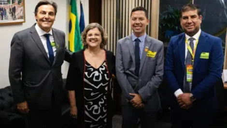 prefeito-de-flores-se-reune-com-teresa-leitao-e-pleiteia-implantacao-de-caps-para-o-municipio